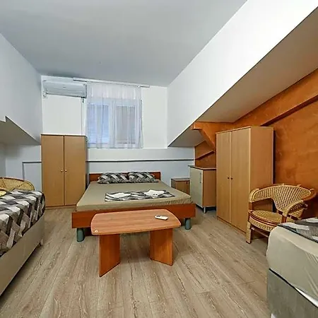 Izvor * Podgorica