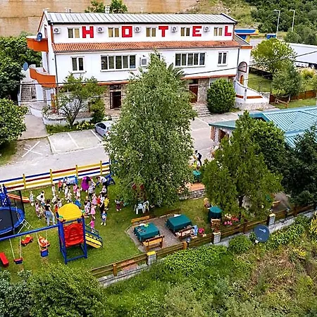 Hotel Izvor *